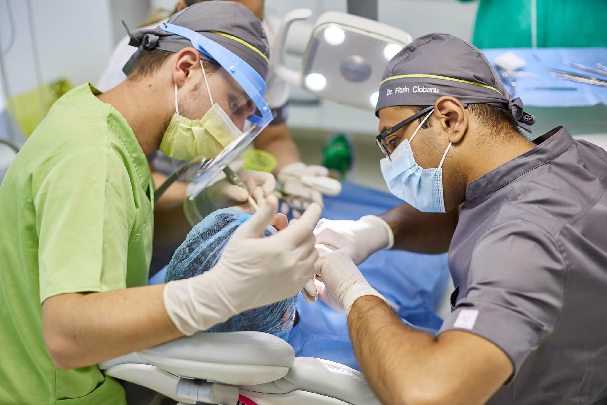 interventie extractie dentara